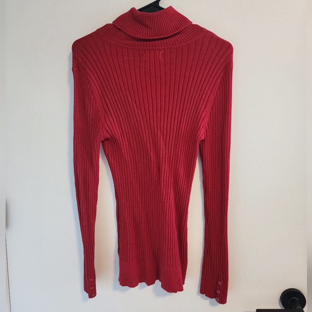 Red Long-sleeved Turtleneck